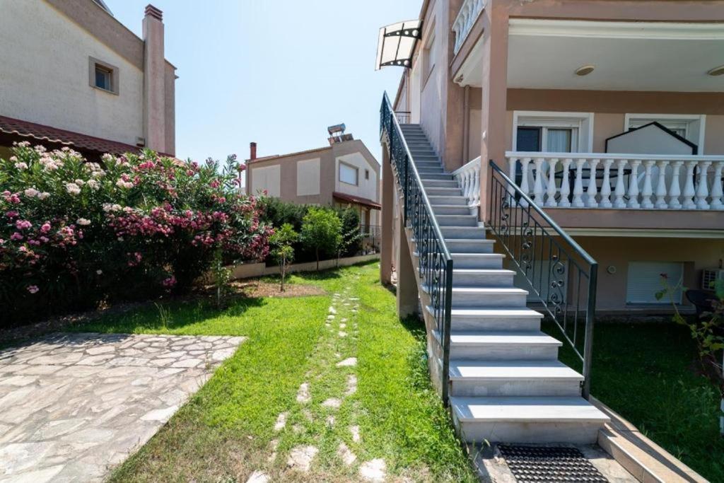 Side By Side Apartment Nea Iraklitsa ภายนอก รูปภาพ